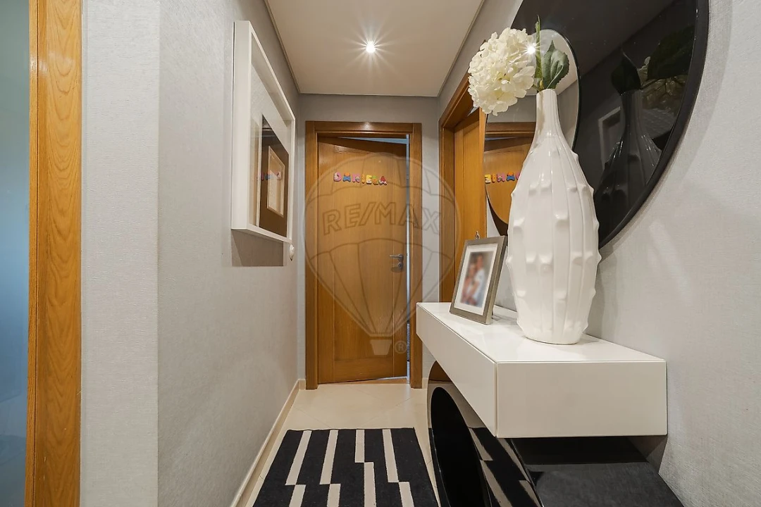 Apartamento T2 para Venda em Santo António dos Cavaleiros e Frielas Foto 14
