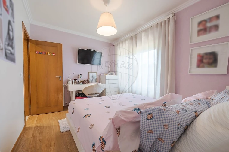 Apartamento T2 para Venda em Santo António dos Cavaleiros e Frielas Foto 11