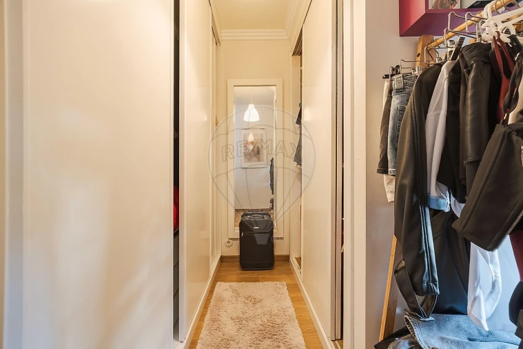 Apartamento T2 para Venda em Santo António dos Cavaleiros e Frielas Foto 4