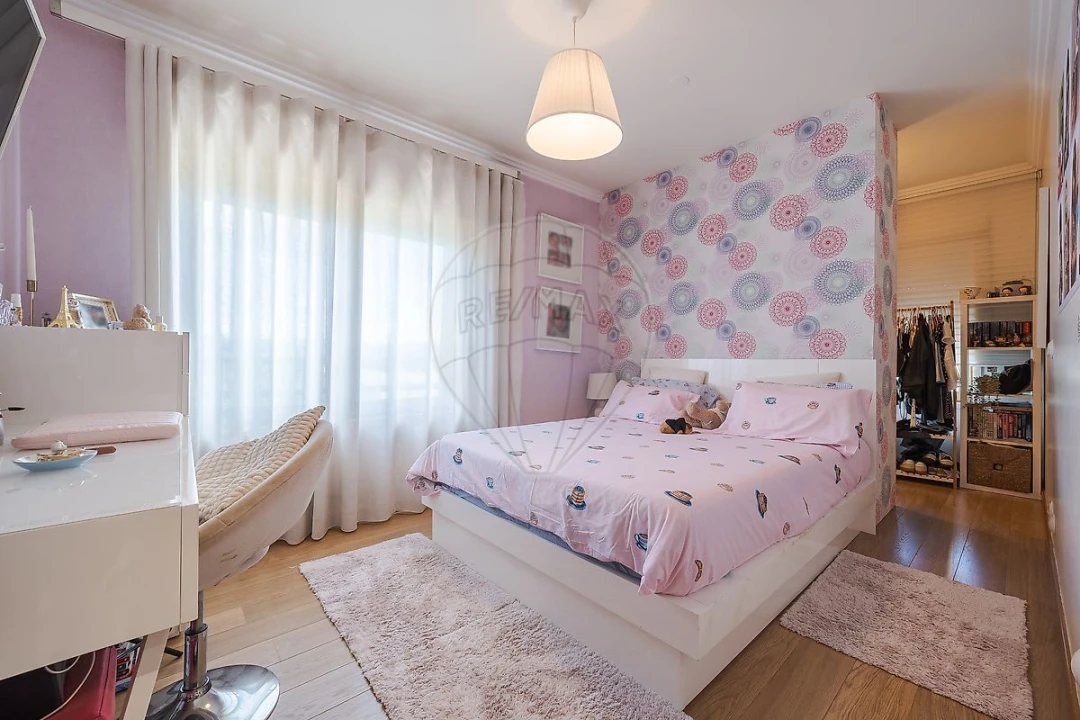 Apartamento T2 para Venda em Santo António dos Cavaleiros e Frielas Foto 3