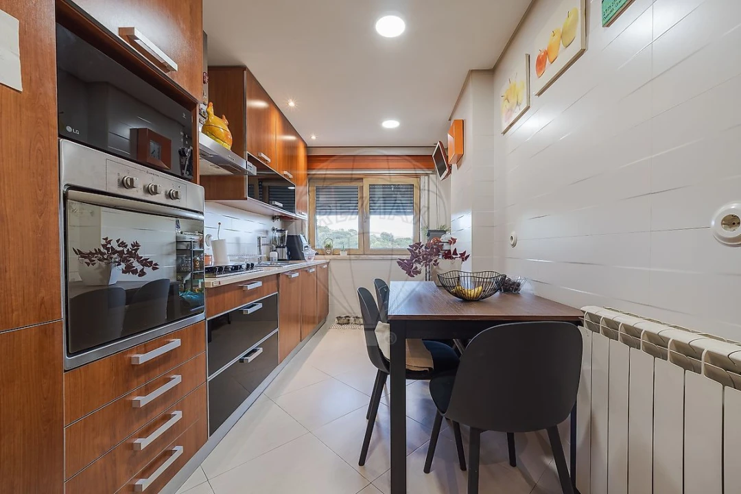 Apartamento T2 para Venda em Santo António dos Cavaleiros e Frielas Foto 18