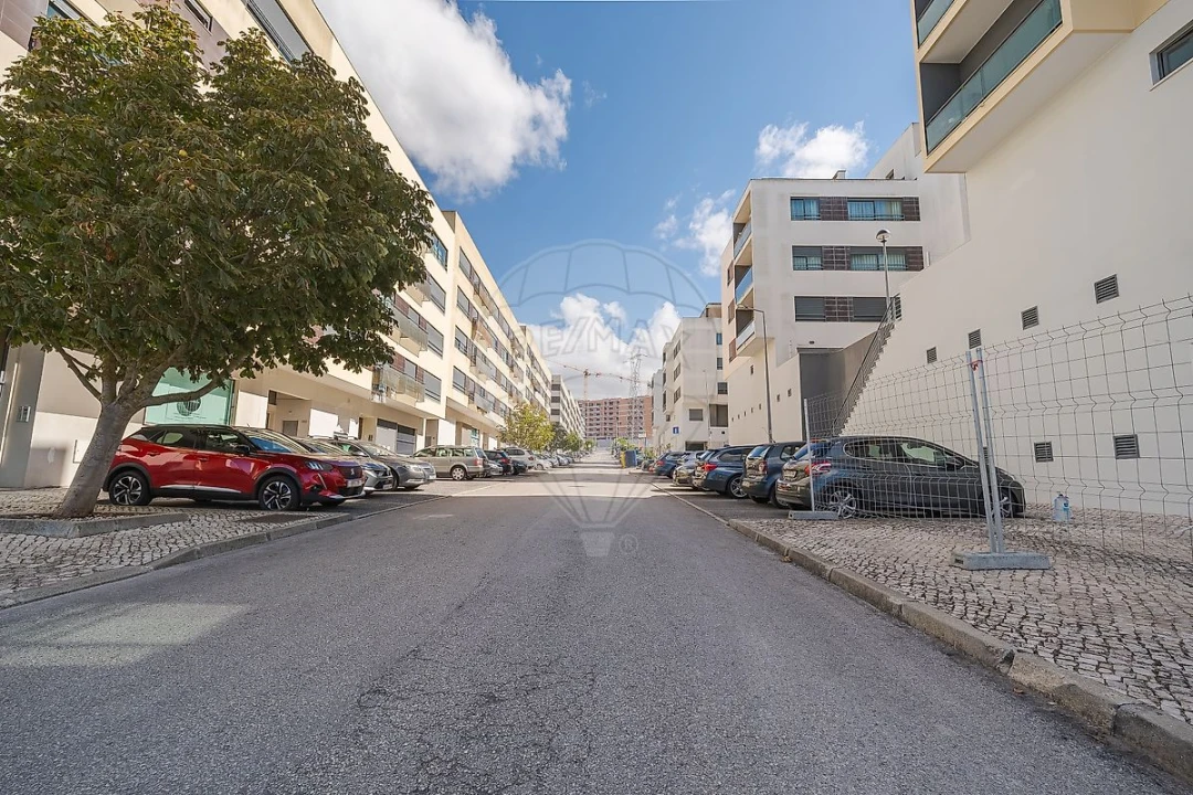 Apartamento T2 para Venda em Santo António dos Cavaleiros e Frielas Foto 20