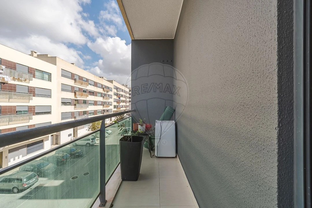 Apartamento T2 para Venda em Santo António dos Cavaleiros e Frielas Foto 17