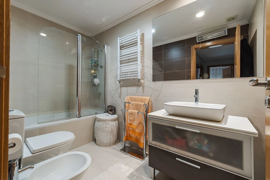 Apartamento T2 para Venda em Santo António dos Cavaleiros e Frielas Foto 1