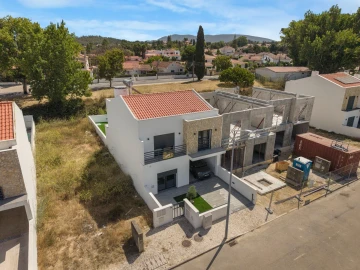 Moradia T3 para Venda em Sesimbra (Castelo)