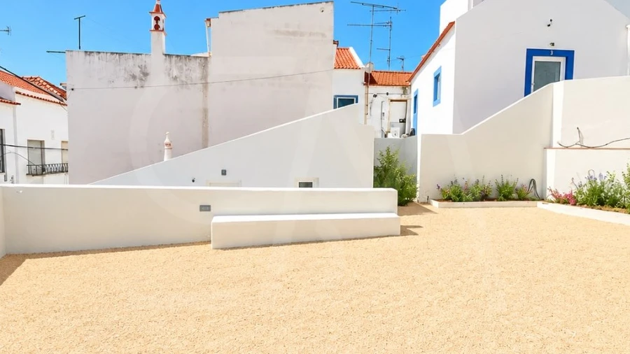 Moradia T3 para Venda em Santa Maria do Castelo e Santiago e Santa Susana