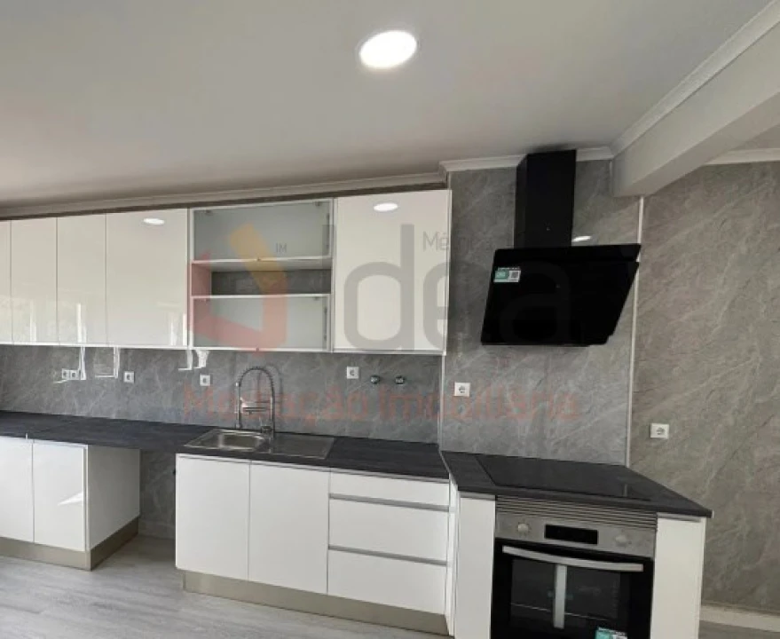 Apartamento T2 para Venda em Setubal (São Sebastião) Foto 2