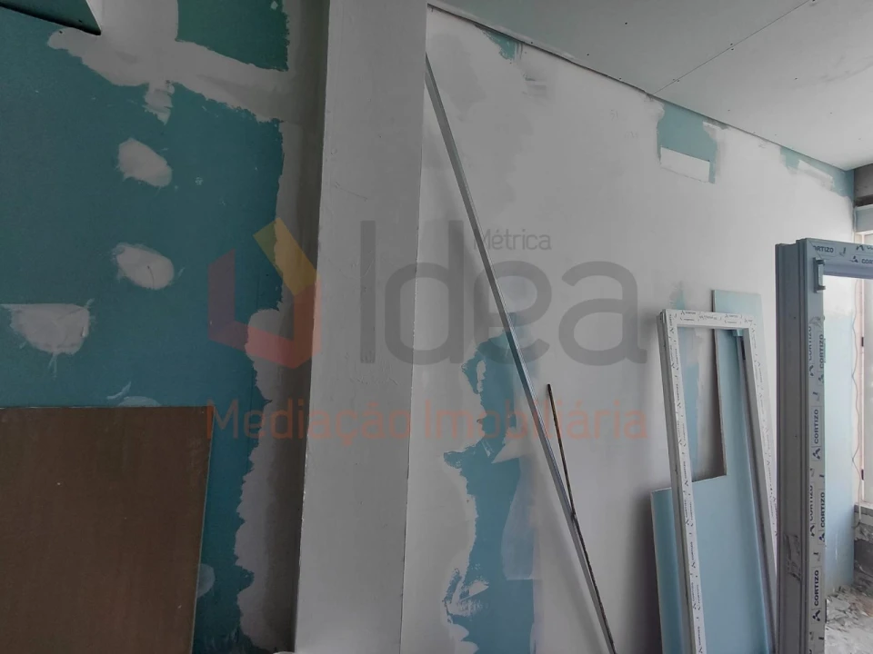 Apartamento T2 para Venda em Amora Foto 13