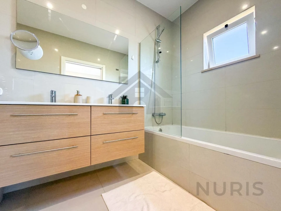 Apartamento T2 para Venda em Portimão Foto 29