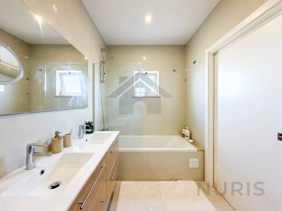 Apartamento T2 para Venda em Portimão Foto 31