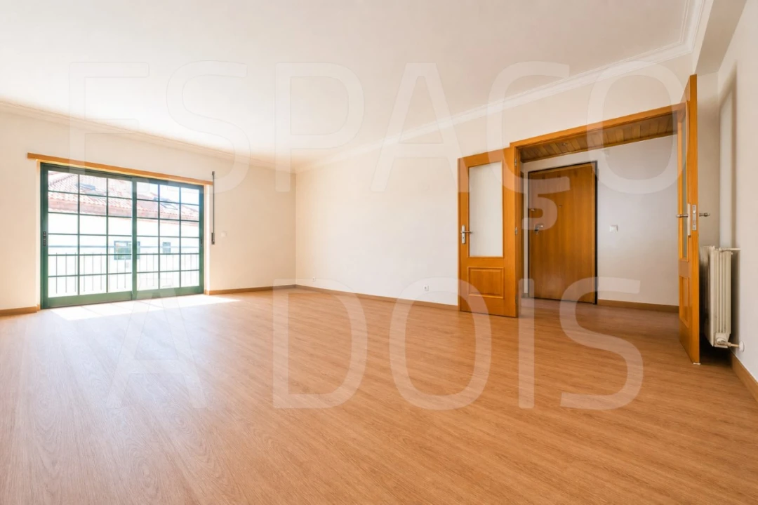 Apartamento T3 para Arrendamento em Carcavelos e Parede Foto 6