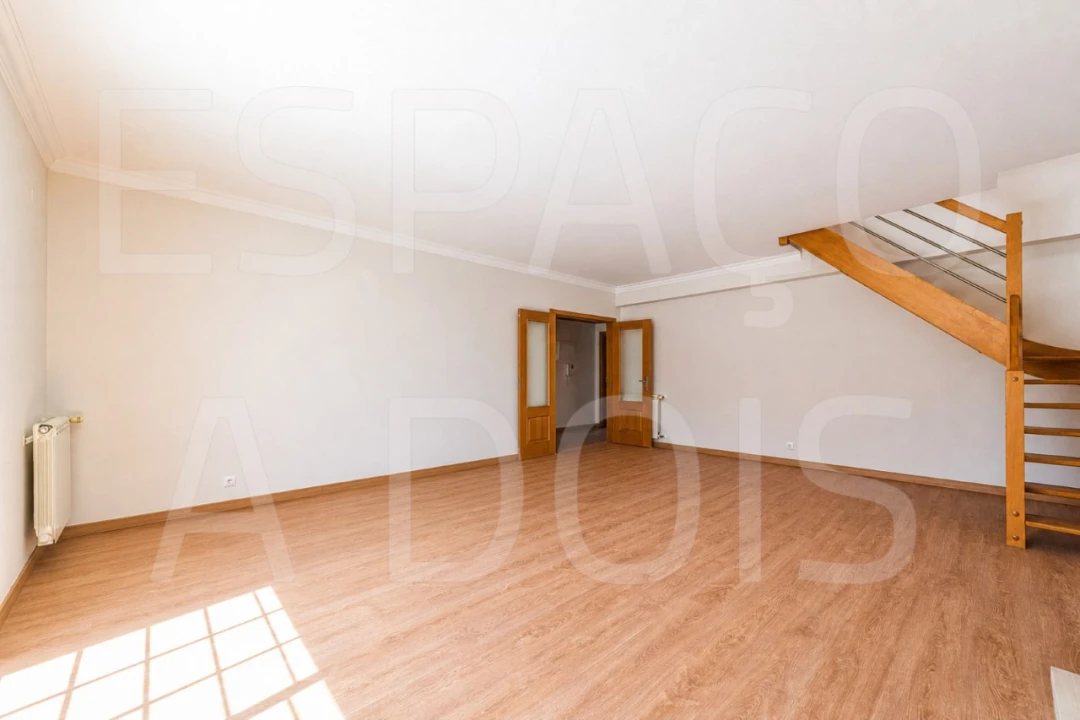 Apartamento T3 para Arrendamento em Carcavelos e Parede Foto 12