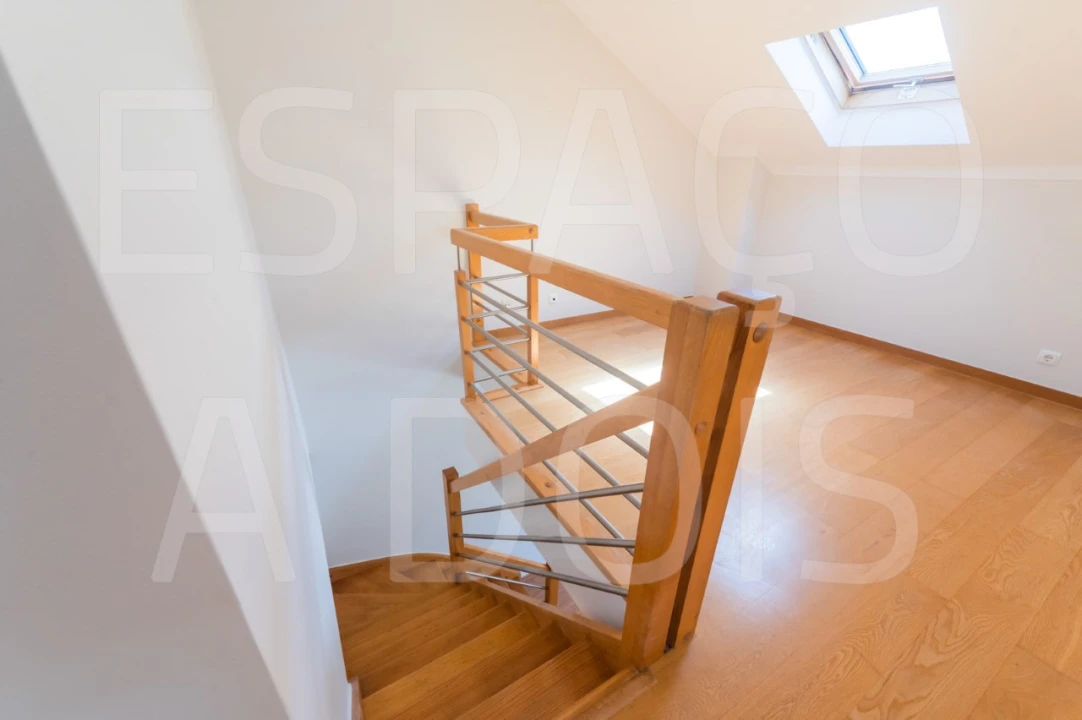 Apartamento T3 para Arrendamento em Carcavelos e Parede Foto 14