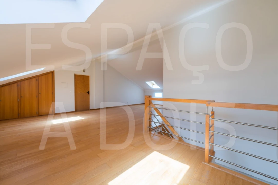 Apartamento T3 para Arrendamento em Carcavelos e Parede Foto 15