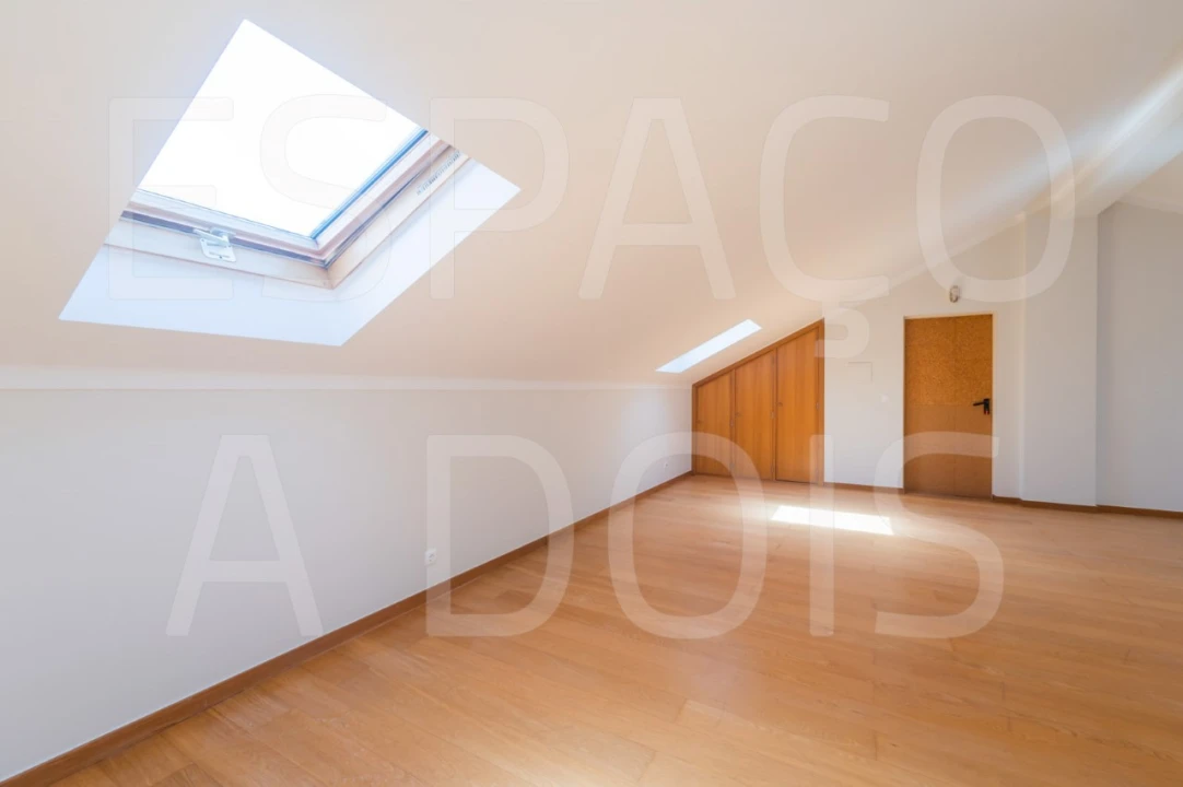 Apartamento T3 para Arrendamento em Carcavelos e Parede Foto 16