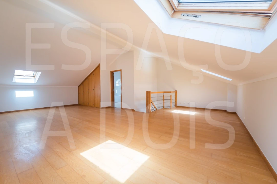 Apartamento T3 para Arrendamento em Carcavelos e Parede Foto 17