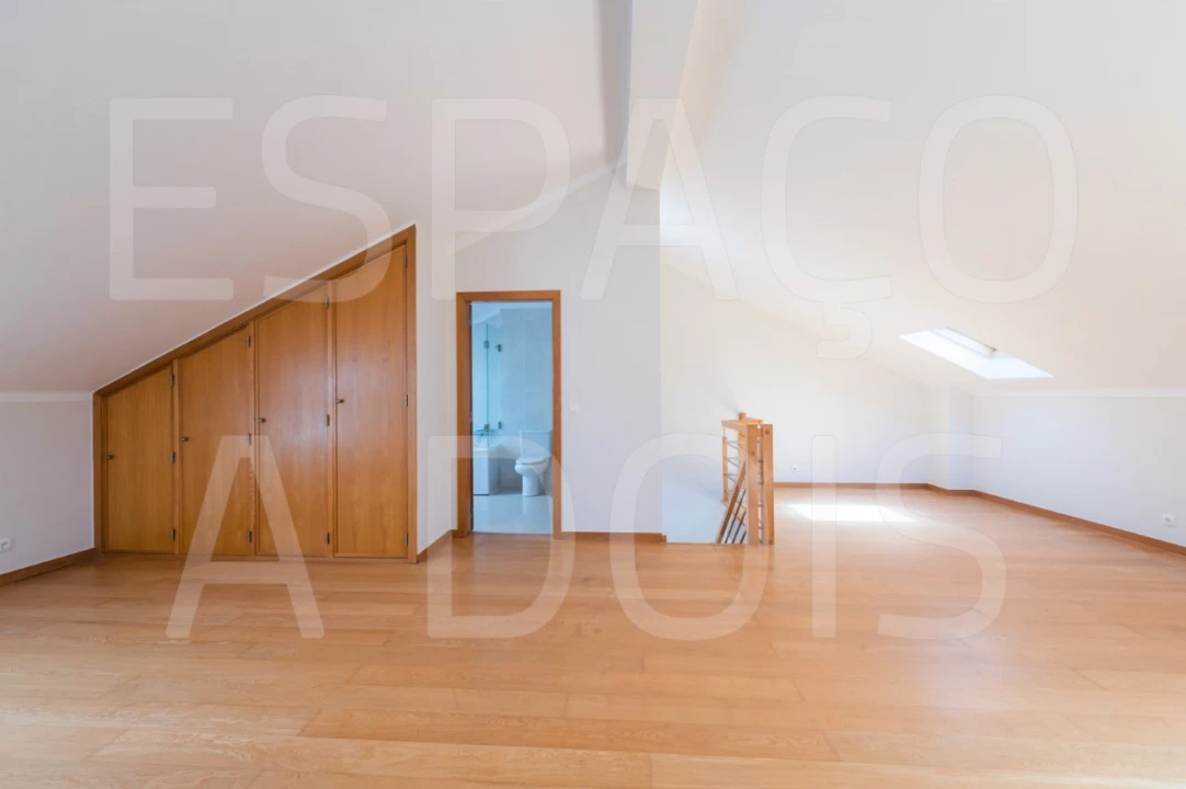 Apartamento T3 para Arrendamento em Carcavelos e Parede Foto 18