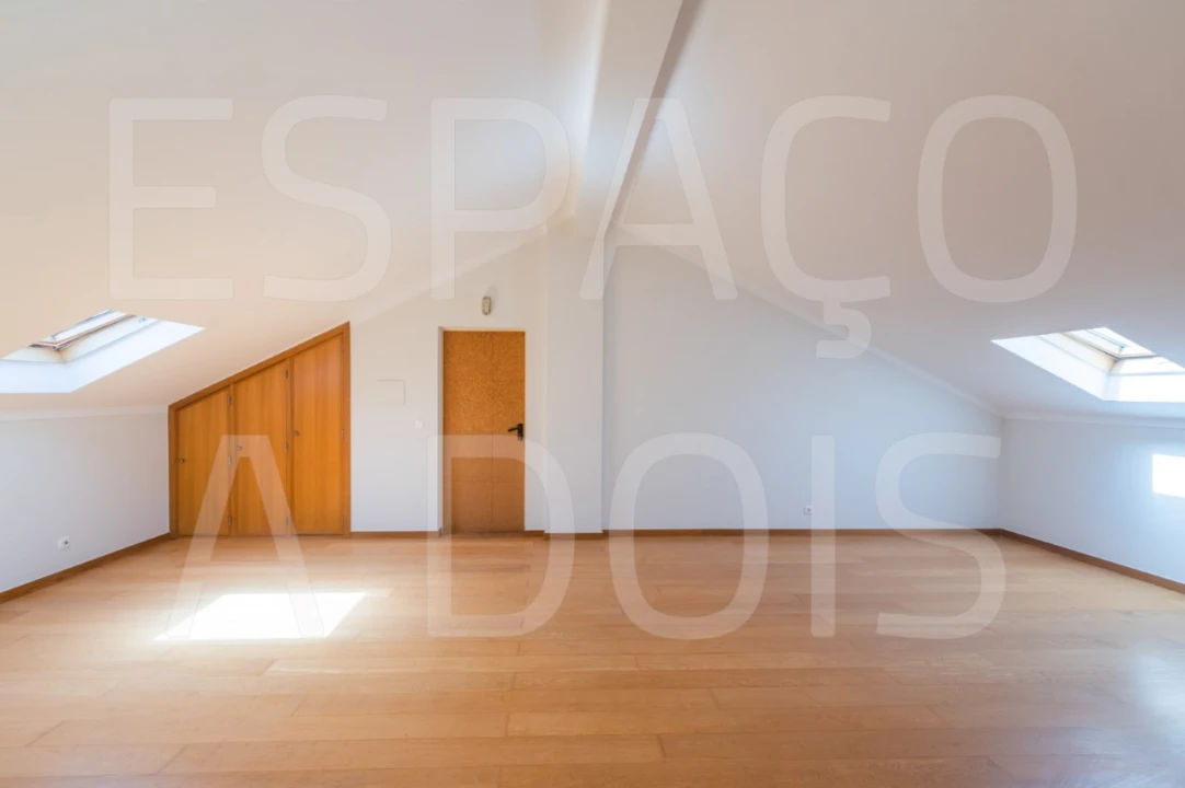 Apartamento T3 para Arrendamento em Carcavelos e Parede Foto 21
