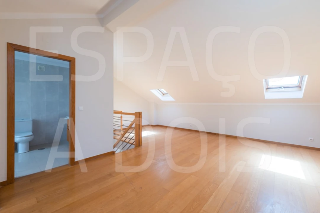 Apartamento T3 para Arrendamento em Carcavelos e Parede Foto 22