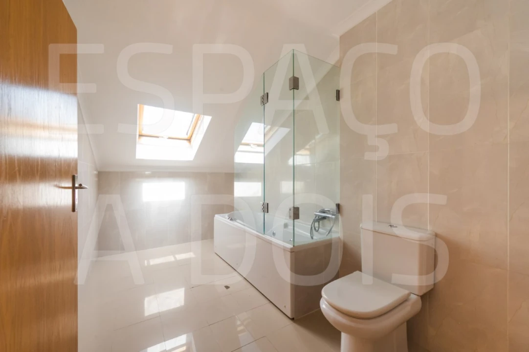 Apartamento T3 para Arrendamento em Carcavelos e Parede Foto 24