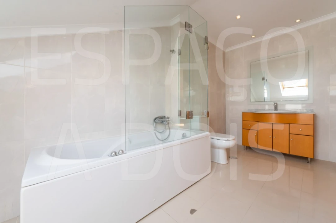 Apartamento T3 para Arrendamento em Carcavelos e Parede Foto 25