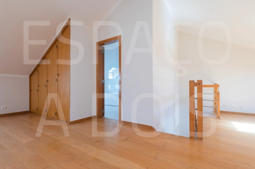 Apartamento T3 para Arrendamento em Carcavelos e Parede Foto 26