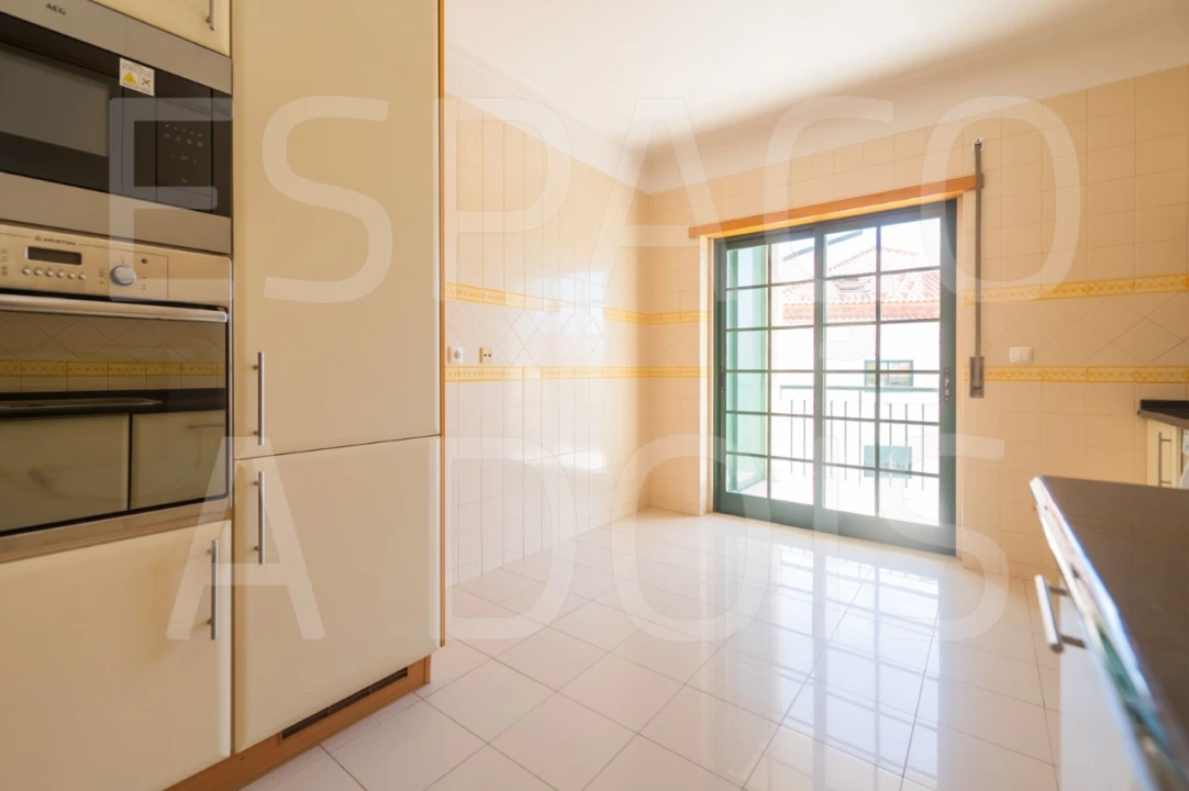 Apartamento T3 para Arrendamento em Carcavelos e Parede Foto 28