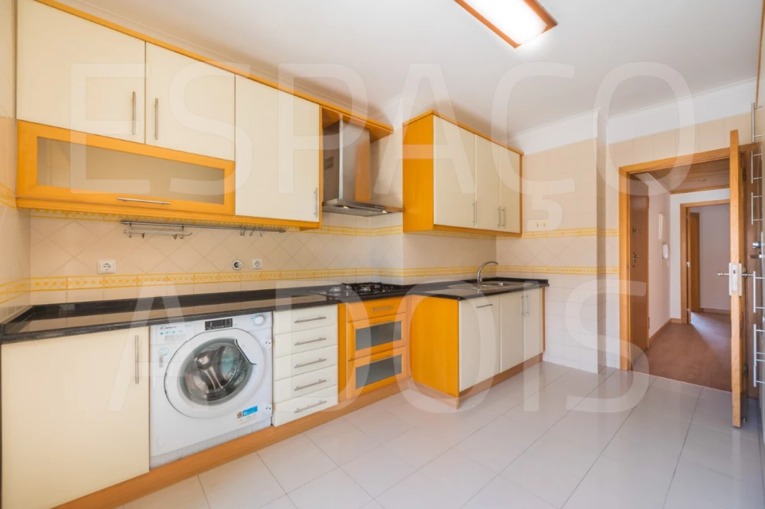 Apartamento T3 para Arrendamento em Carcavelos e Parede Foto 34