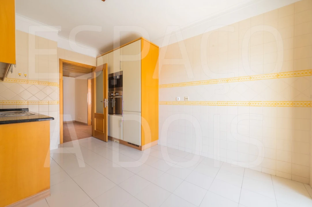 Apartamento T3 para Arrendamento em Carcavelos e Parede Foto 35