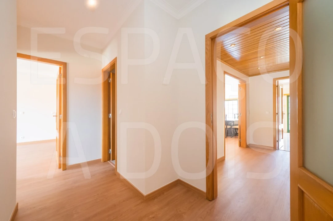 Apartamento T3 para Arrendamento em Carcavelos e Parede Foto 37