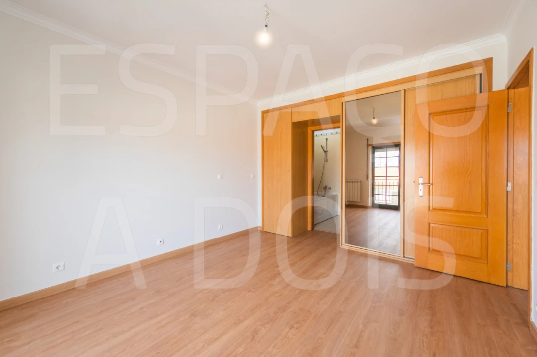 Apartamento T3 para Arrendamento em Carcavelos e Parede Foto 43