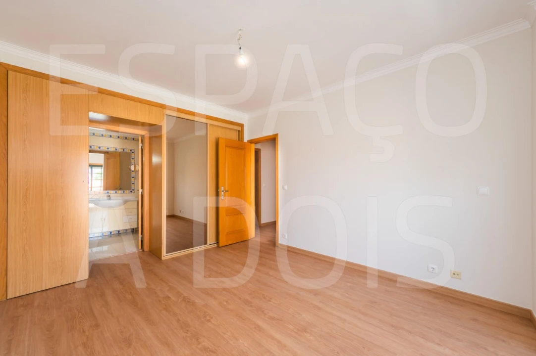 Apartamento T3 para Arrendamento em Carcavelos e Parede Foto 44