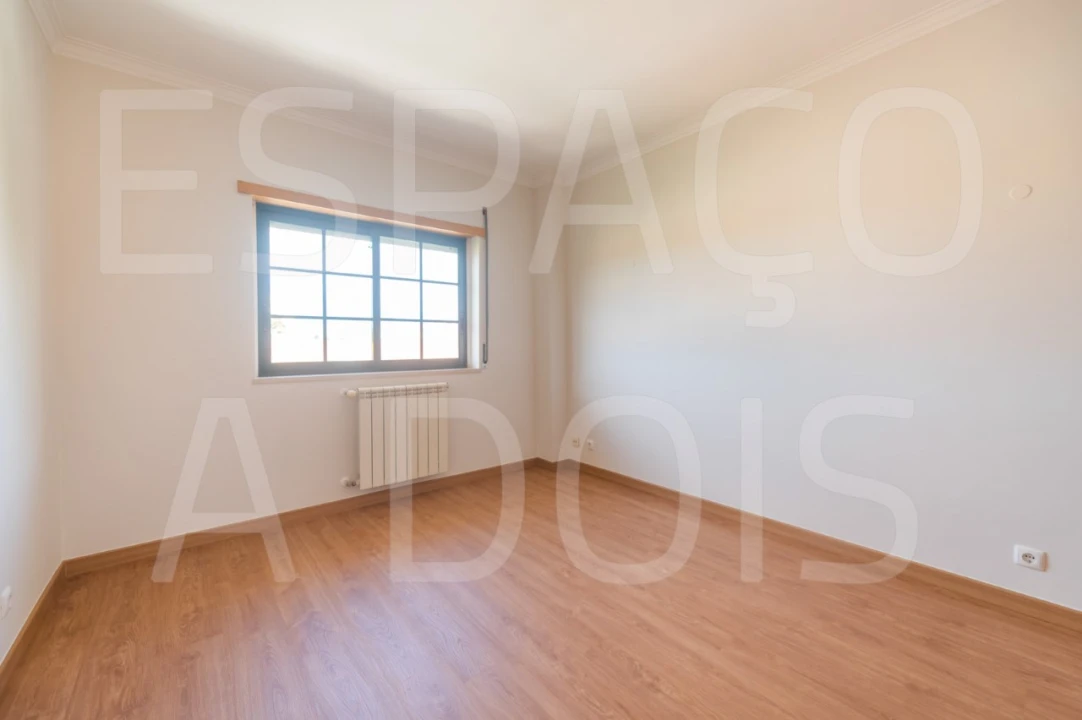 Apartamento T3 para Arrendamento em Carcavelos e Parede Foto 50
