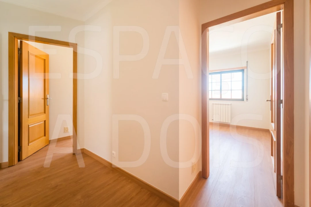 Apartamento T3 para Arrendamento em Carcavelos e Parede Foto 54