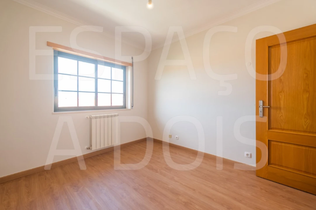 Apartamento T3 para Arrendamento em Carcavelos e Parede Foto 56