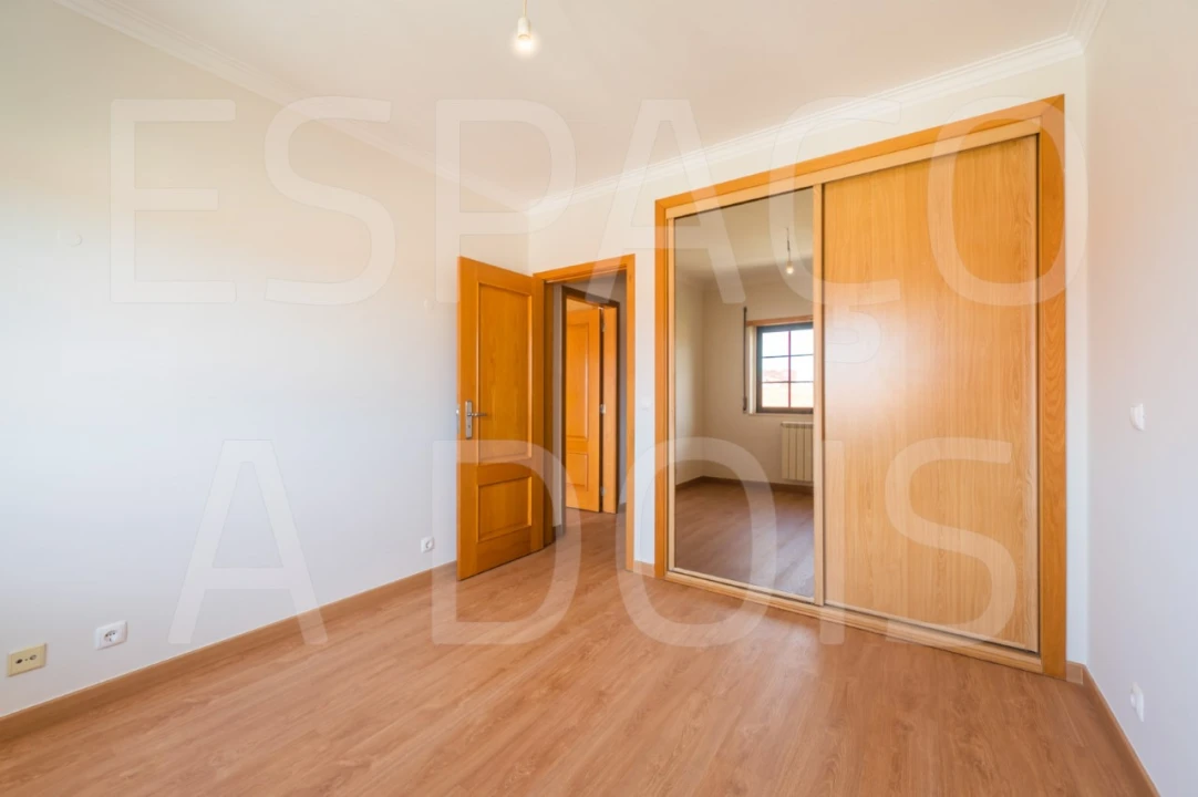 Apartamento T3 para Arrendamento em Carcavelos e Parede Foto 58