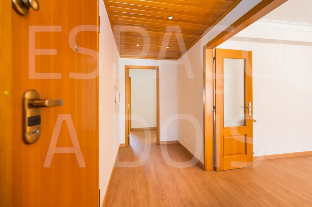 Apartamento T3 para Arrendamento em Carcavelos e Parede Foto 64