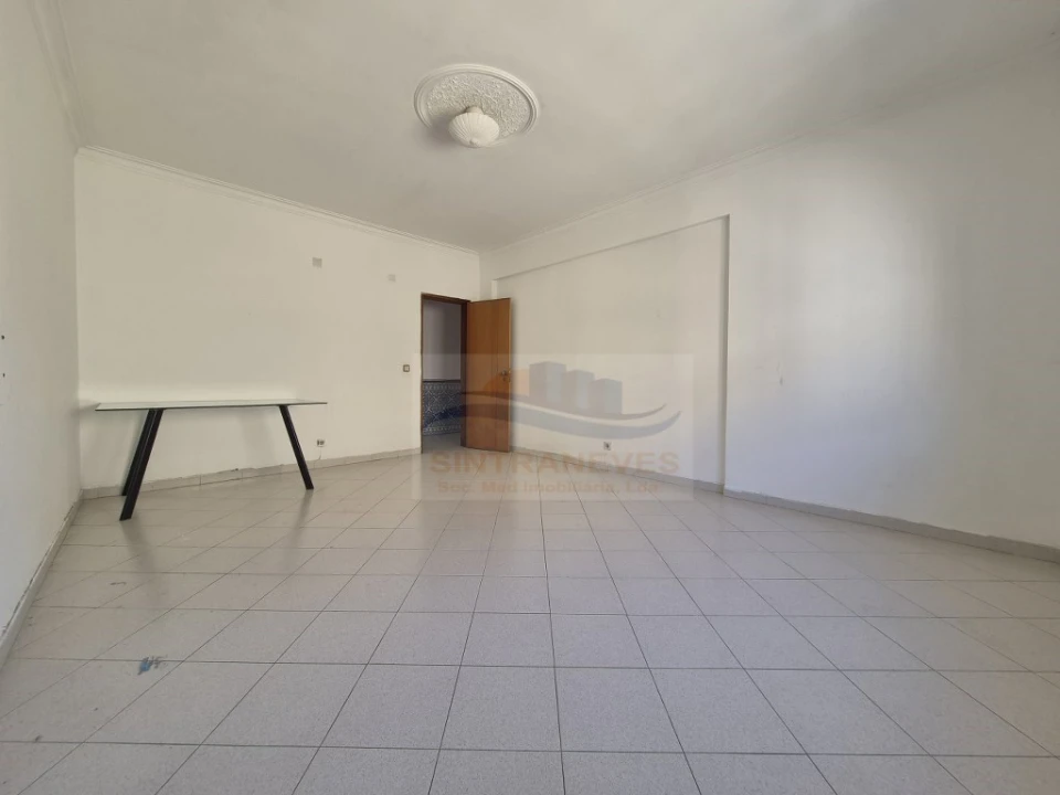 Apartamento T2 para Venda em Rio de Mouro Foto 9