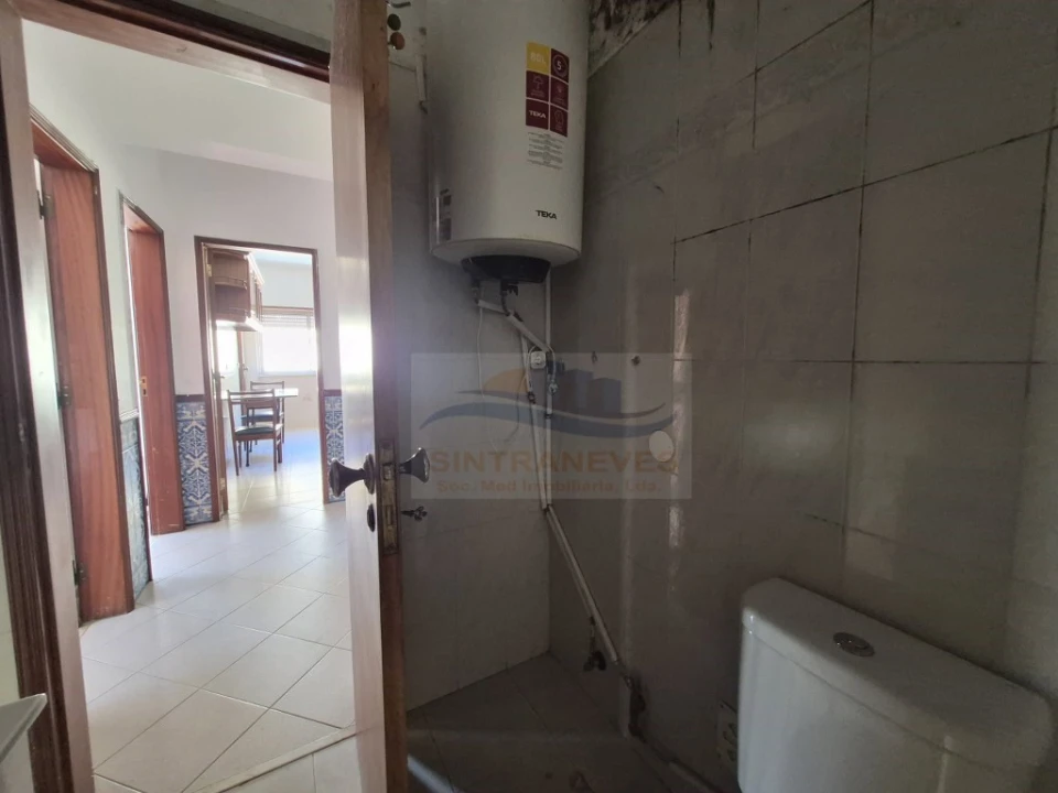 Apartamento T2 para Venda em Rio de Mouro Foto 12