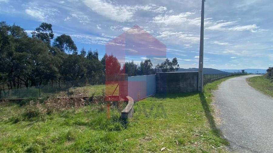 Terreno para Venda em Pico de Regalados, Gondiães e Mós
