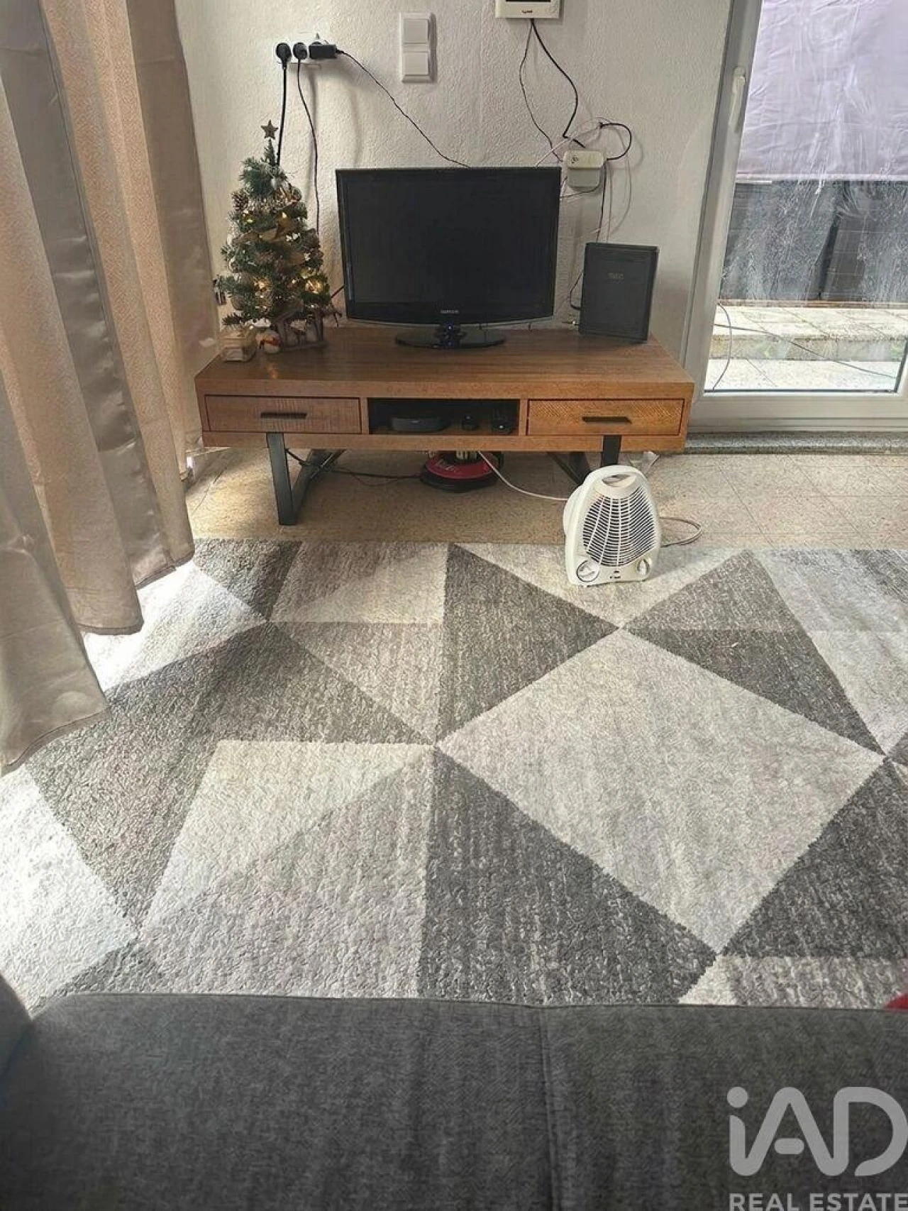 Moradia T1 para Venda em Charneca de Caparica e Sobreda Foto 3