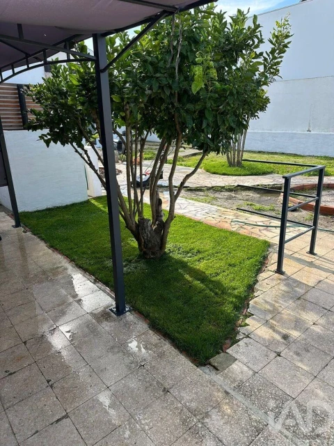 Moradia T1 para Venda em Charneca de Caparica e Sobreda