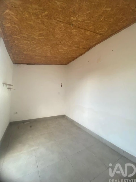Moradia T1 para Venda em Charneca de Caparica e Sobreda