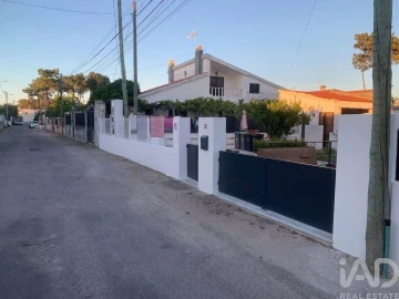 Moradia T1 para Venda em Charneca de Caparica e Sobreda
