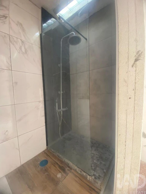 Moradia T1 para Venda em Charneca de Caparica e Sobreda
