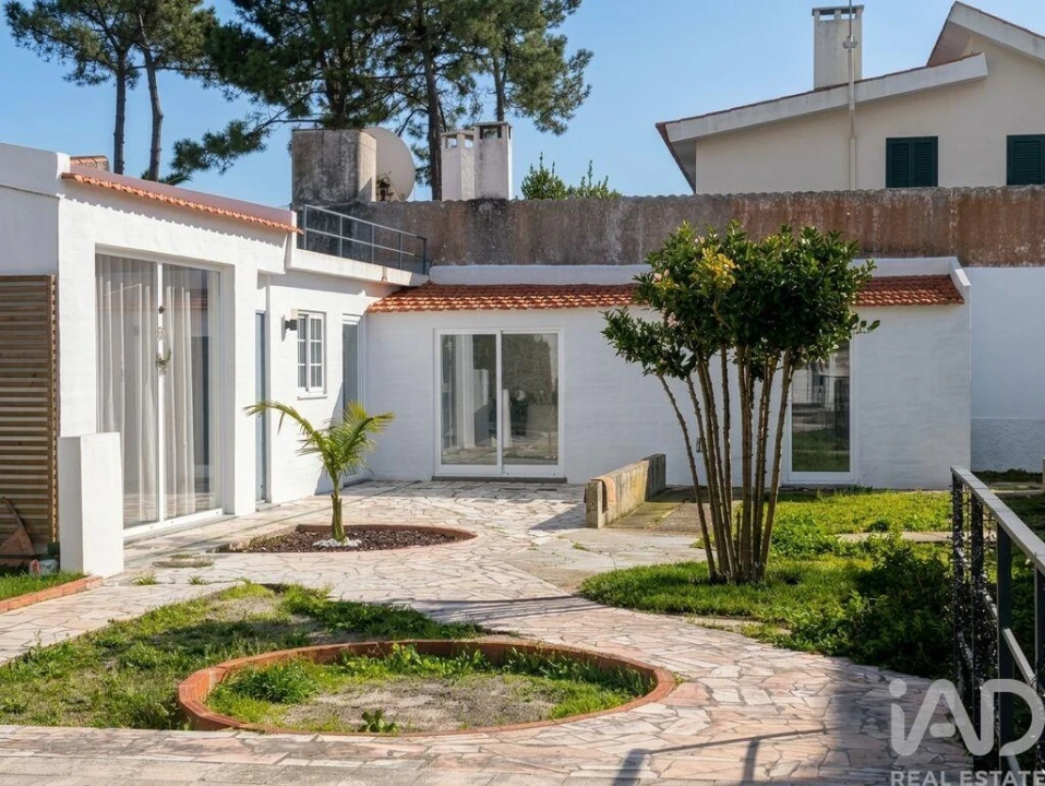 Moradia T1 para Venda em Charneca de Caparica e Sobreda Foto 1