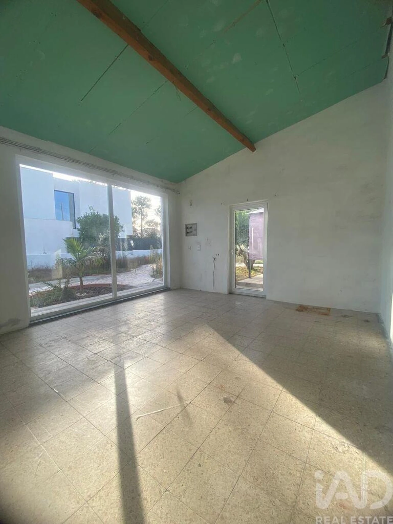 Moradia T1 para Venda em Charneca de Caparica e Sobreda Foto 4