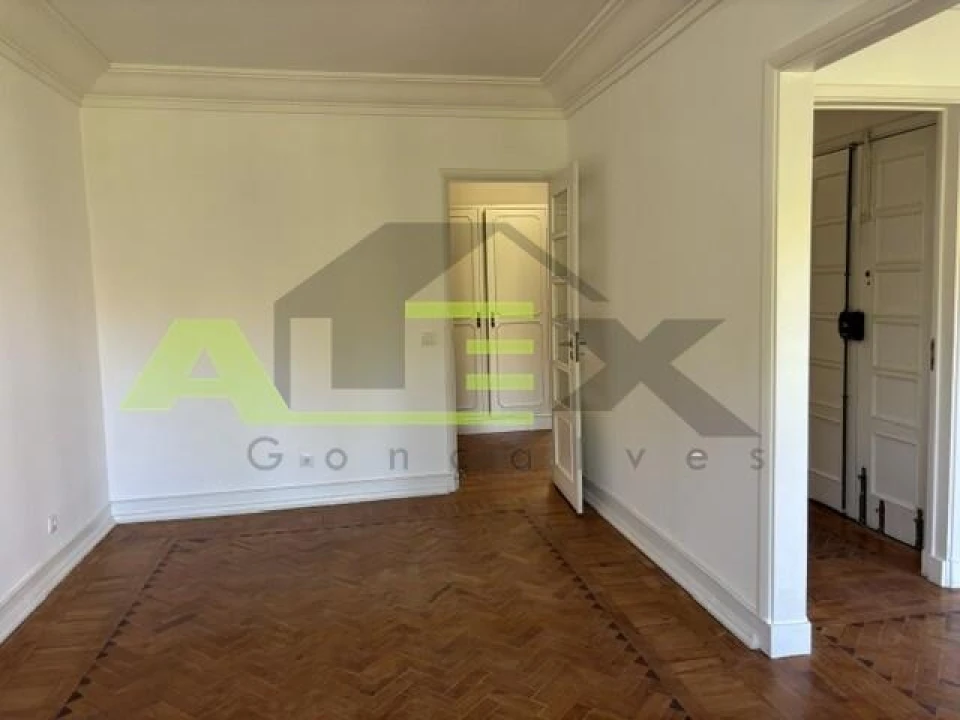 Apartamento T3 para Venda em Areeiro Foto 3