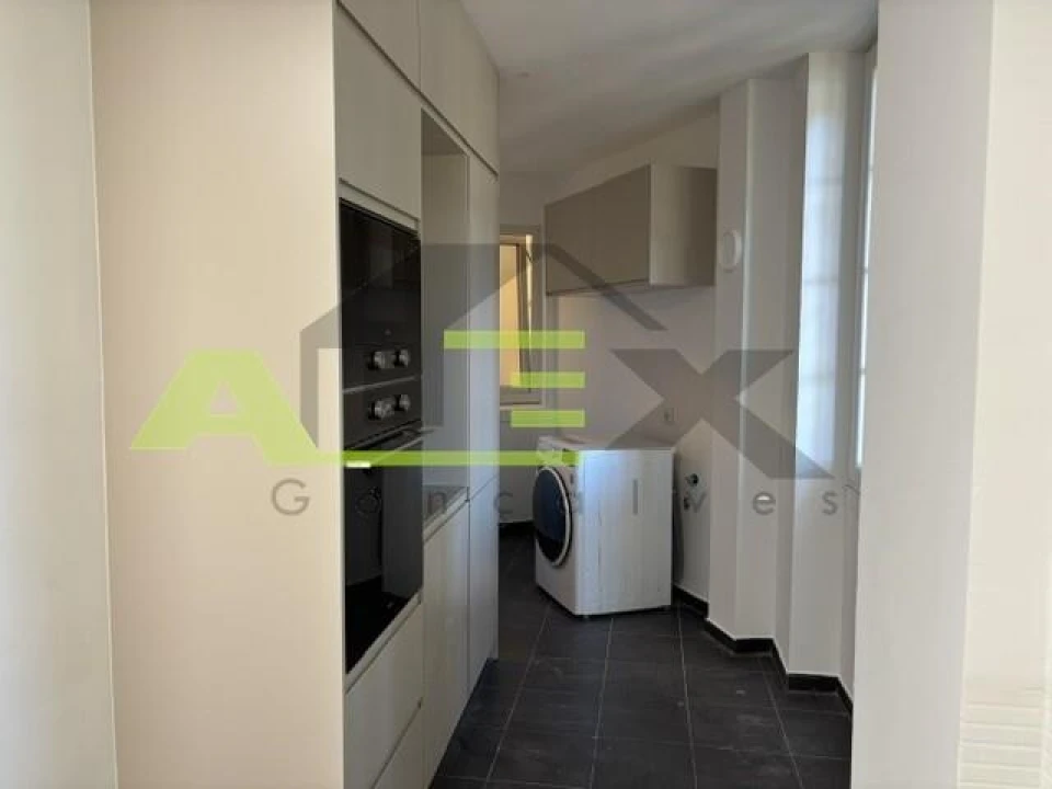 Apartamento T3 para Venda em Areeiro Foto 7