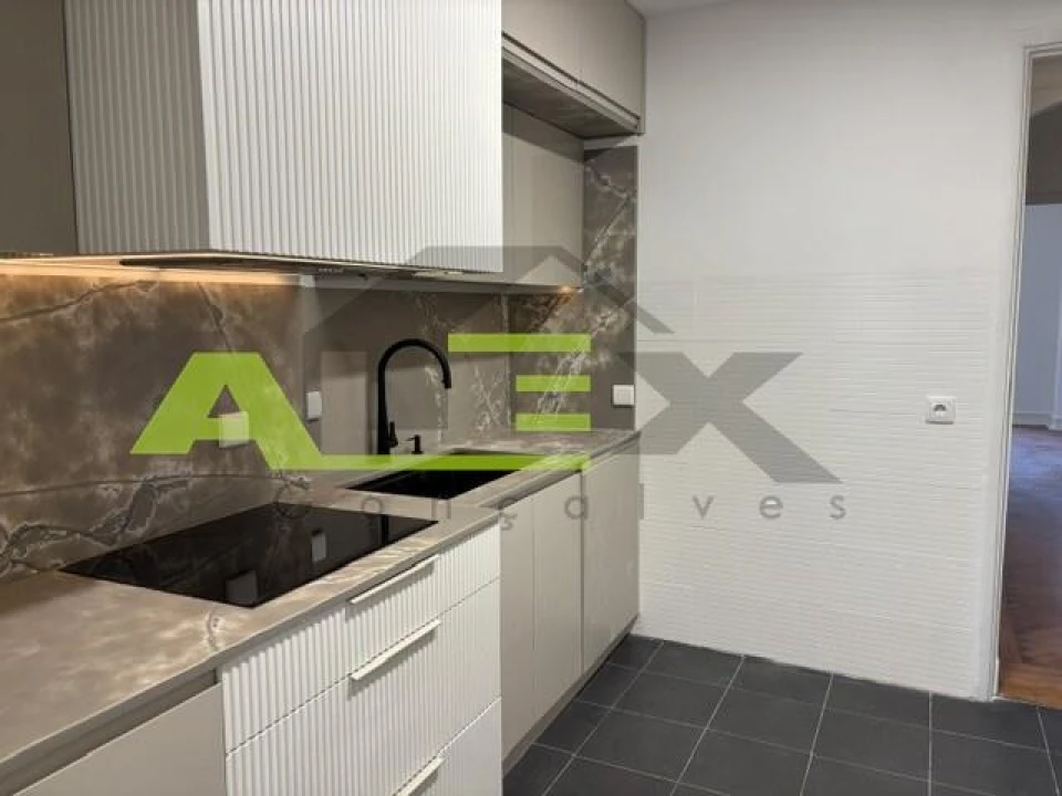 Apartamento T3 para Venda em Areeiro Foto 6